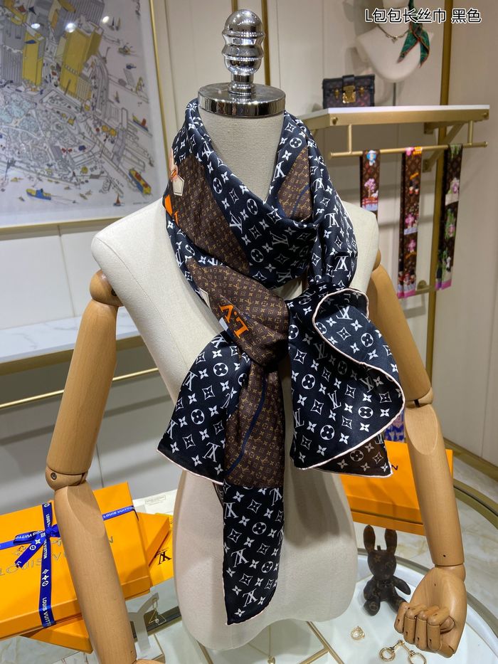 Louis Vuitton Scarf LVS00026